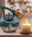 10-inch Cross Drop Astronaut Urn made 