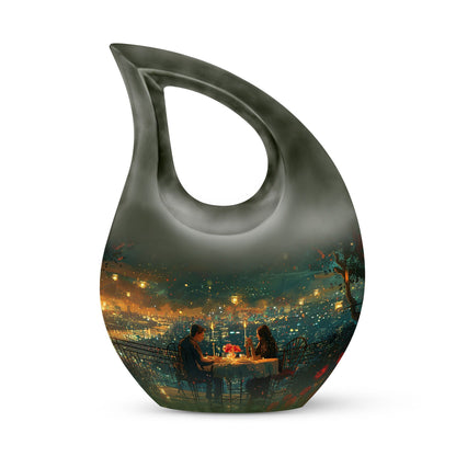 Moderne Midninght Blooms A Urn