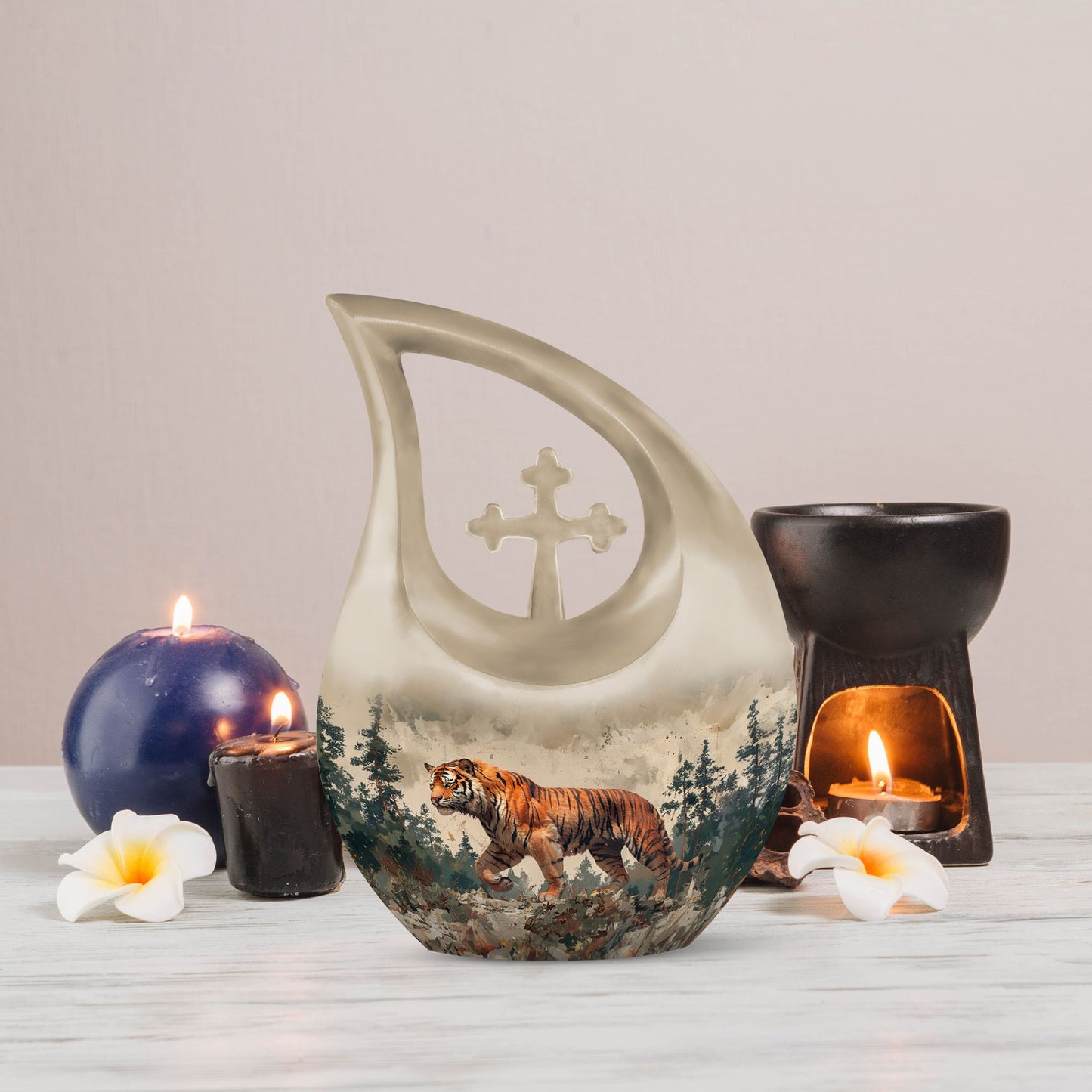 10-inch Wilderness Kingdom Urn,