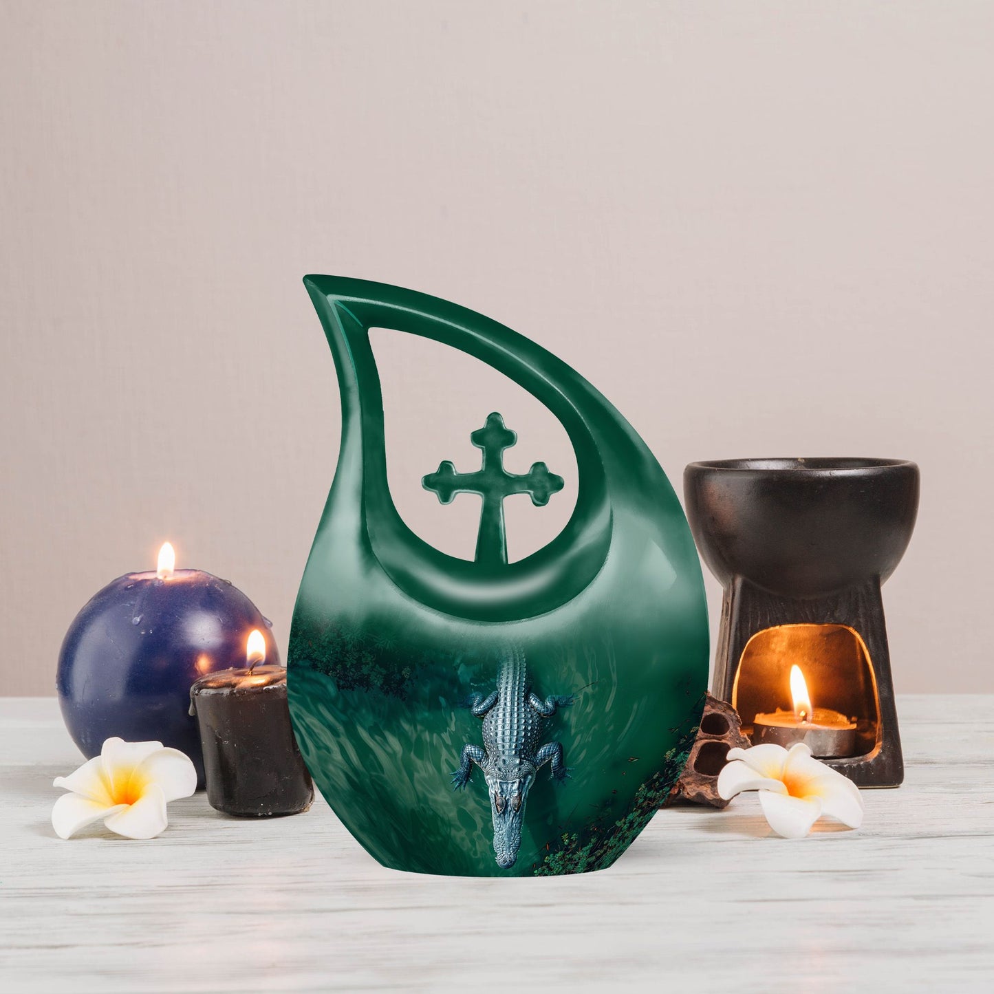 Medium size Alaigator-themed urn