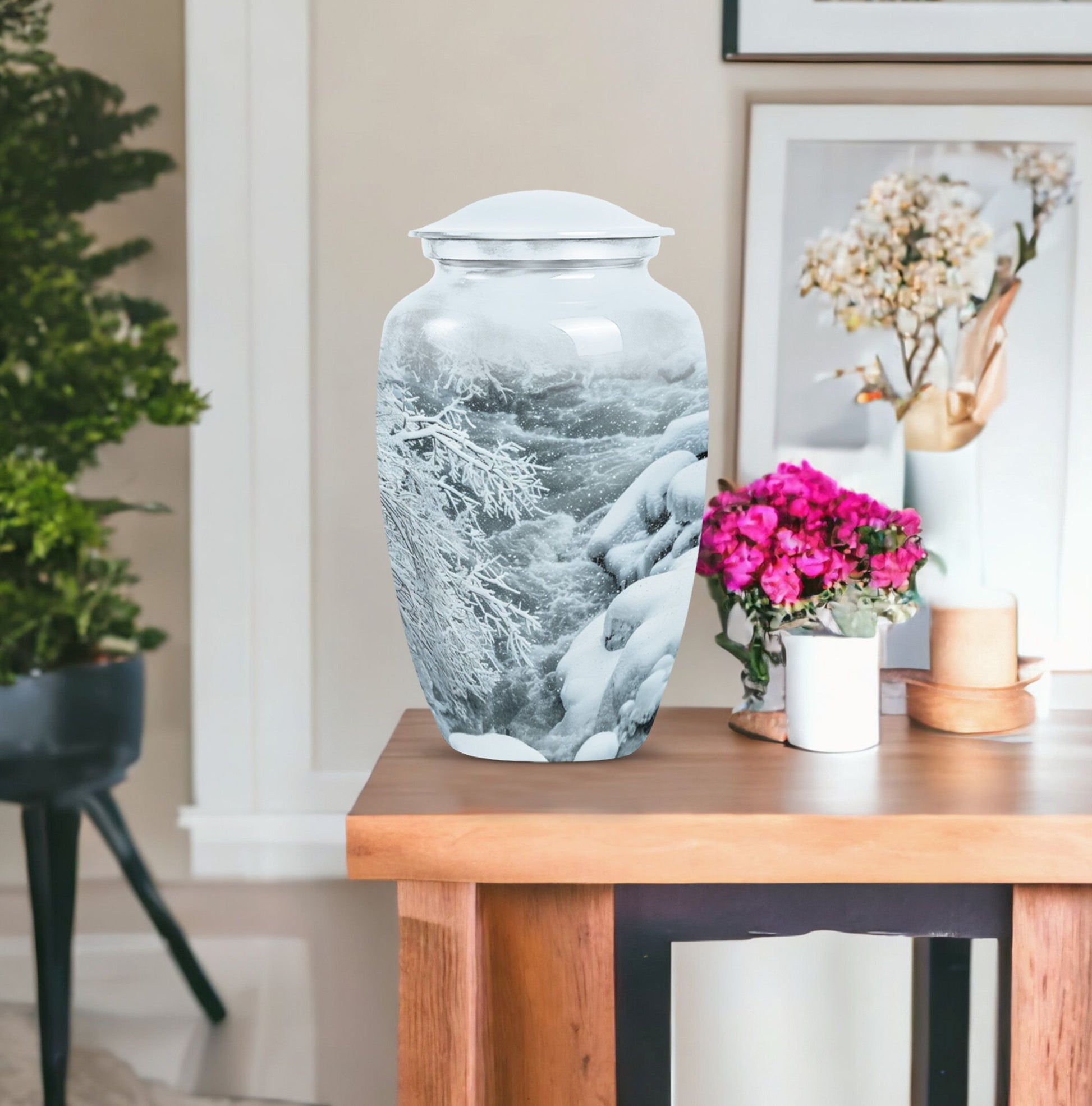 Classic 10-inch Mountains Urn