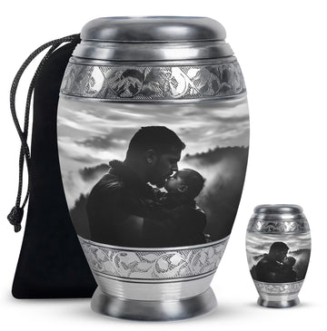Large Urn With 1 Keepsake Urn