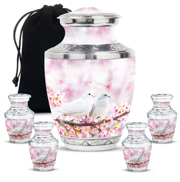 Large Urn With 4 Keepsake Urn