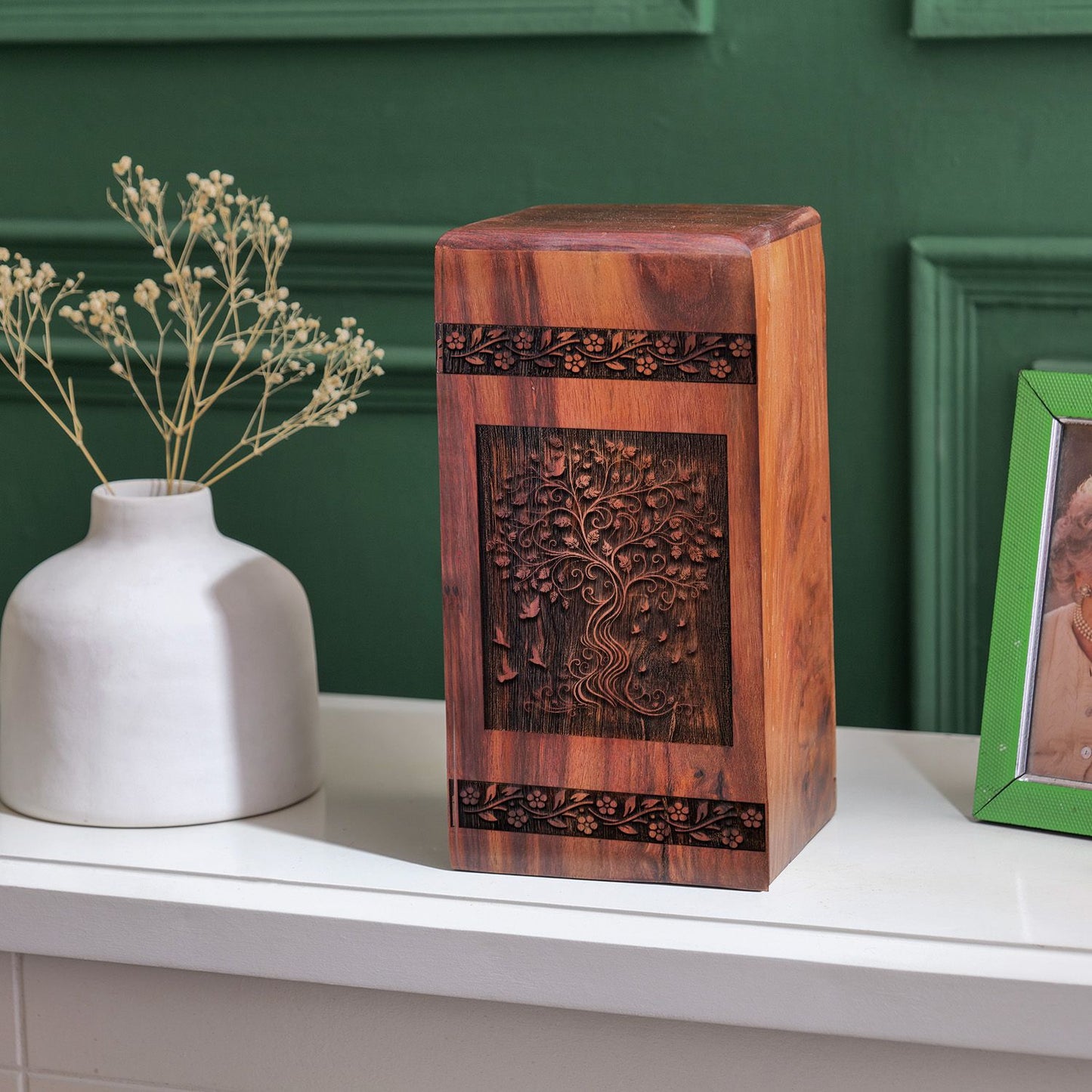 Biodegradable Tree Of Life urn for human ashes, a decorative ash container suitable for men and adults