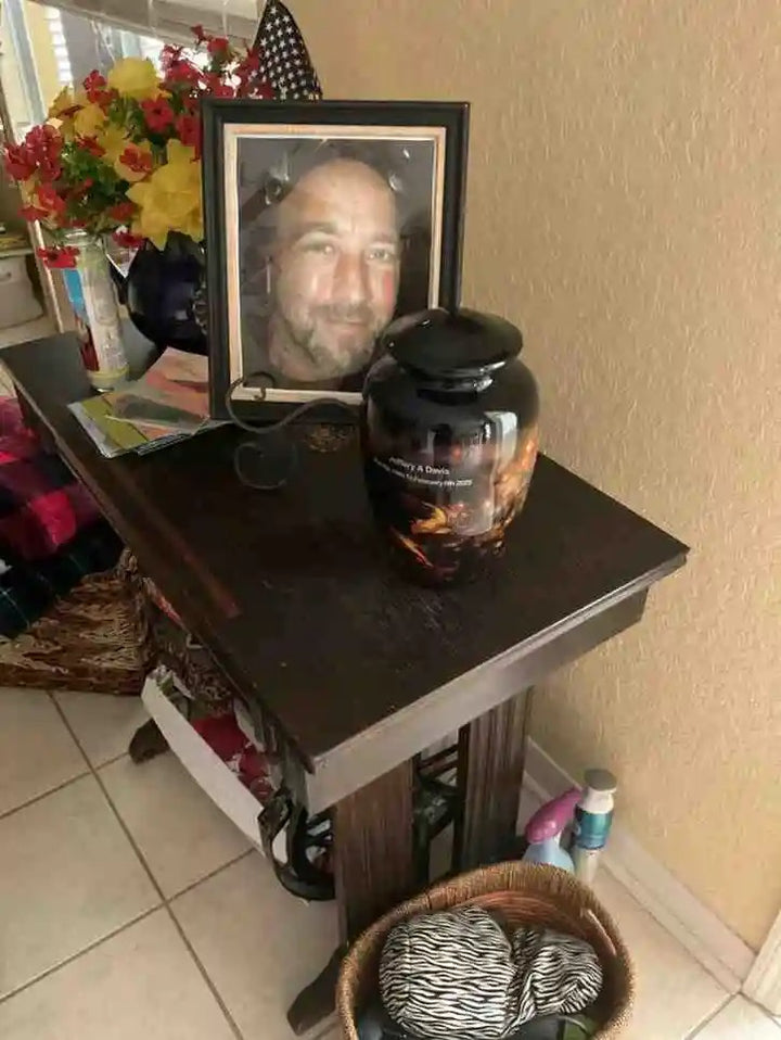 Customer memorial urn photo
